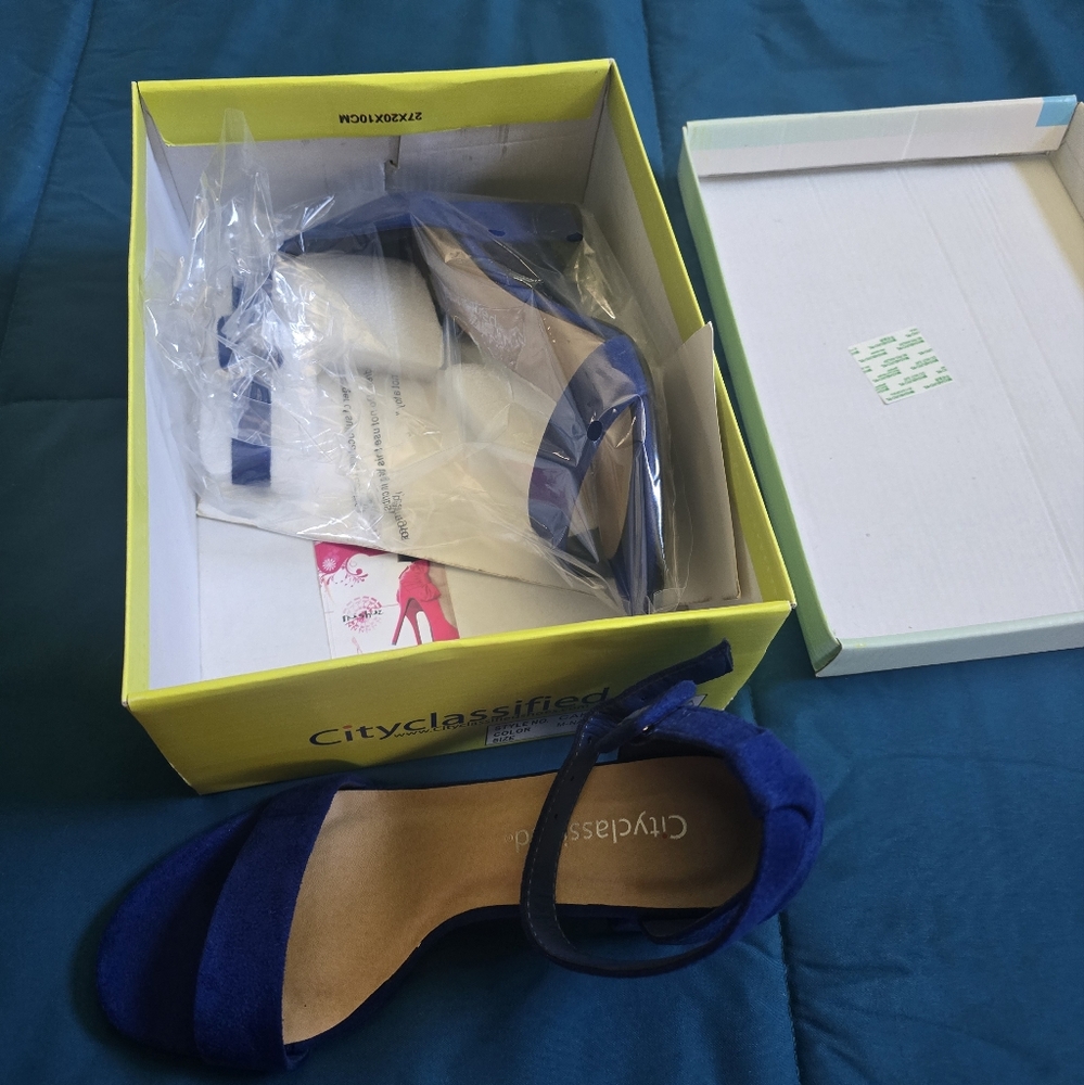 Cityclassified Women's Blue Sandals - Picture 3 of 7